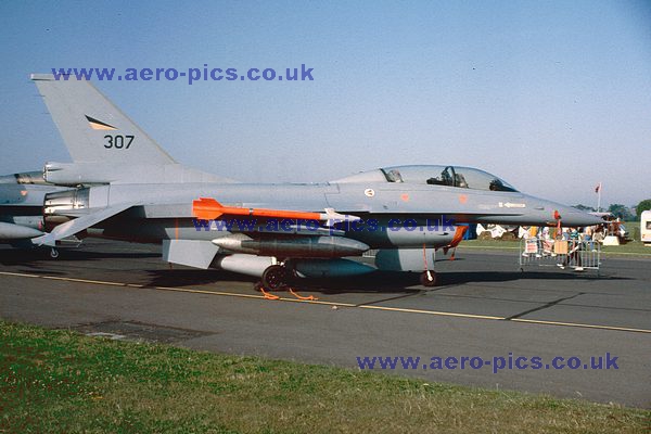 F-16B 307 Boscombe Down 13061992 D14118