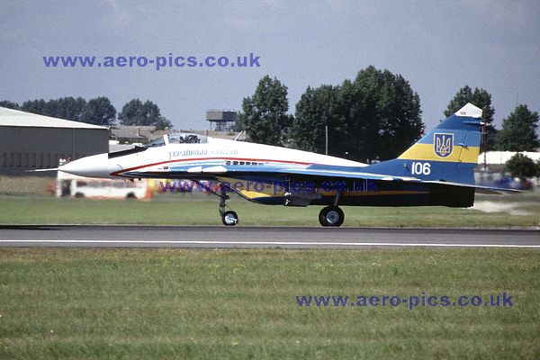 MiG-29 28120 Fairford 19071997 D18419